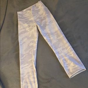 Lululemon Wunder Under Crop high rise